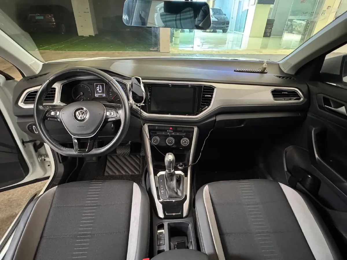 2019 Volkswagen T-Roc 1.4T 150HP L4 7DCT,autocango,china used car exporter,china ev exporter,chinese used car exporter,chinese used ev exporter