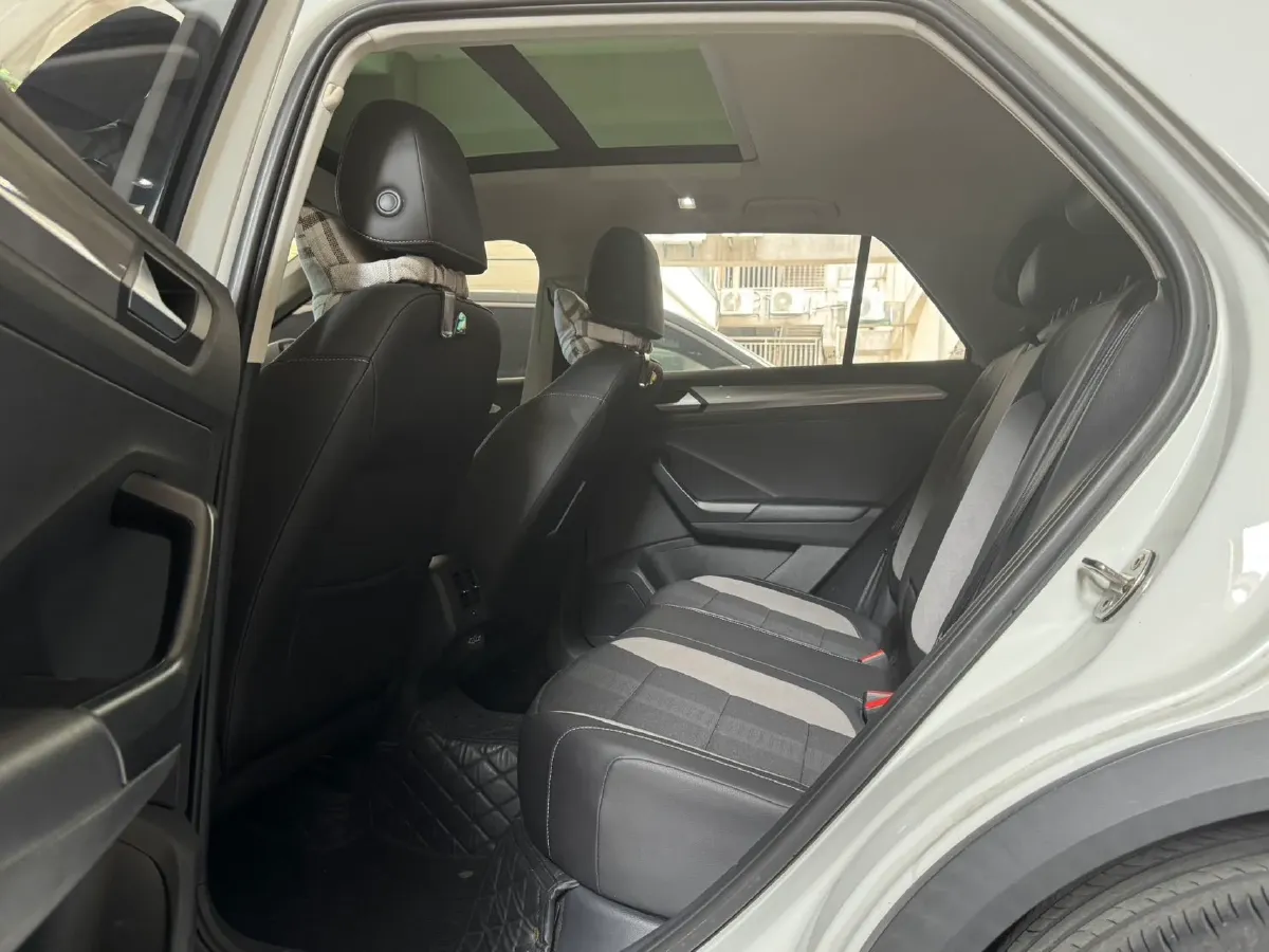 2019 Volkswagen T-Roc 1.4T 150HP L4 7DCT,autocango,china used car exporter,china ev exporter,chinese used car exporter,chinese used ev exporter