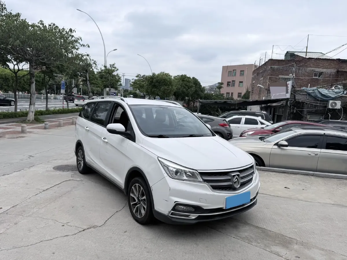 2021 BaoJun 730 1.5L 105HP L4 6MT,autocango,china used car exporter,china ev exporter,chinese used car exporter,chinese used ev exporter