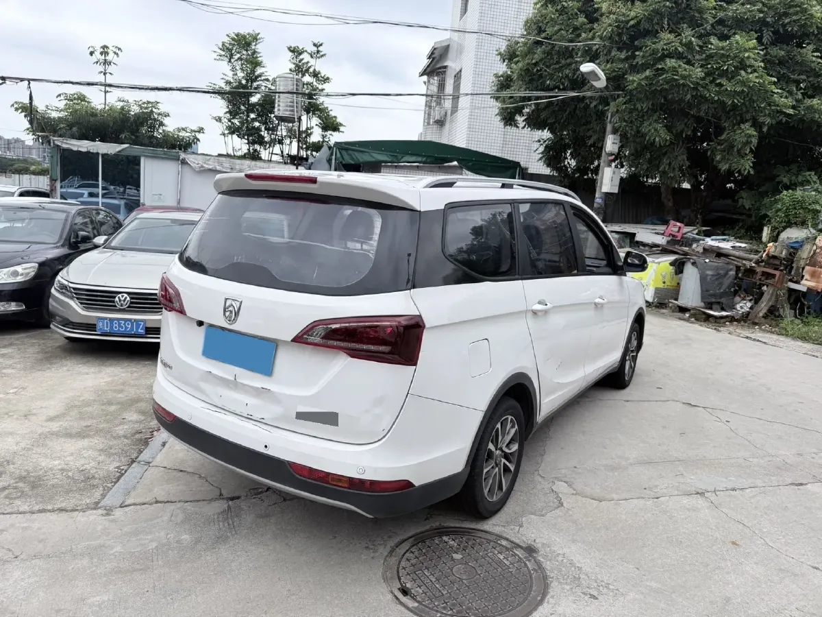 2021 BaoJun 730 1.5L 105HP L4 6MT,autocango,china used car exporter,china ev exporter,chinese used car exporter,chinese used ev exporter