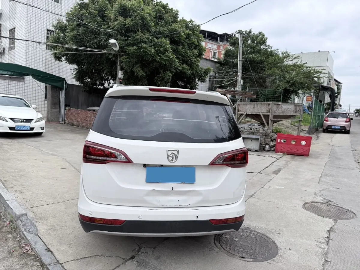 2021 BaoJun 730 1.5L 105HP L4 6MT,autocango,china used car exporter,china ev exporter,chinese used car exporter,chinese used ev exporter