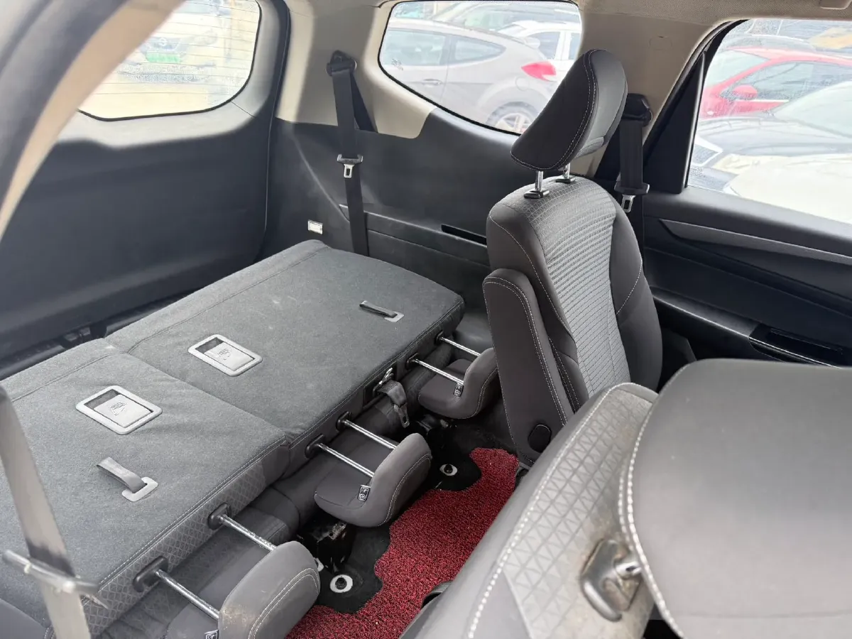 2021 BaoJun 730 1.5L 105HP L4 6MT,autocango,china used car exporter,china ev exporter,chinese used car exporter,chinese used ev exporter