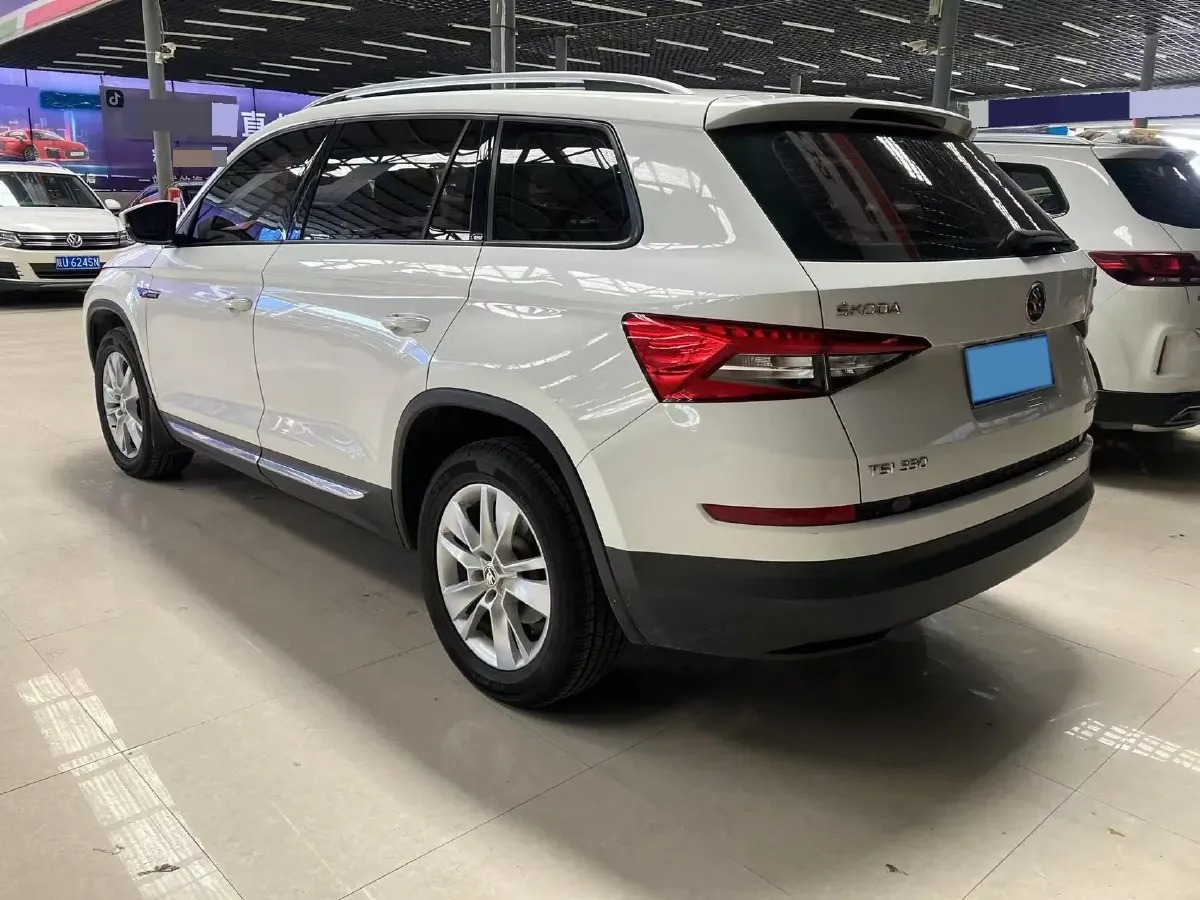 2018 Skoda Kodiak 2.0T 186HP L4 7DCT,autocango,china used car exporter,china ev exporter,chinese used car exporter,chinese used ev exporter