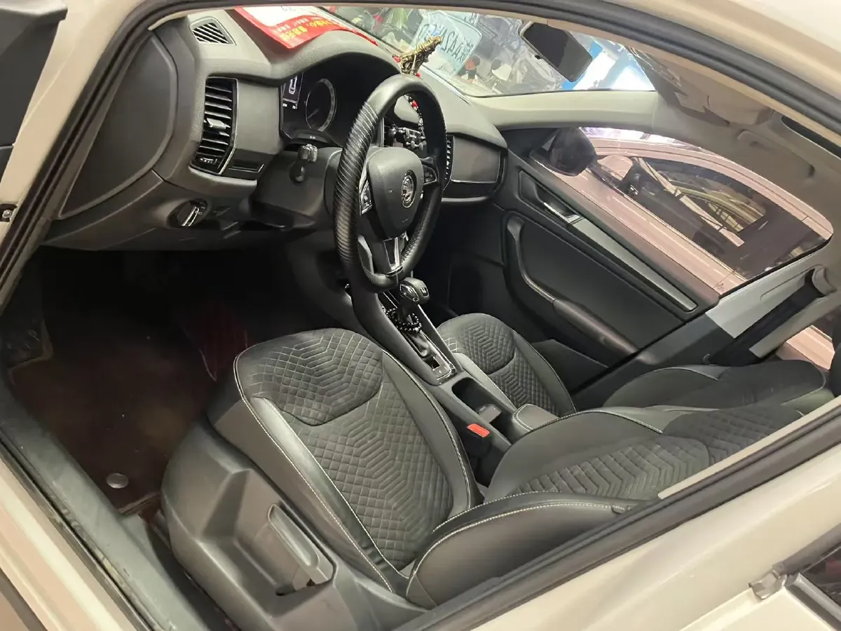 2018 Skoda Kodiak 2.0T 186HP L4 7DCT,autocango,china used car exporter,china ev exporter,chinese used car exporter,chinese used ev exporter