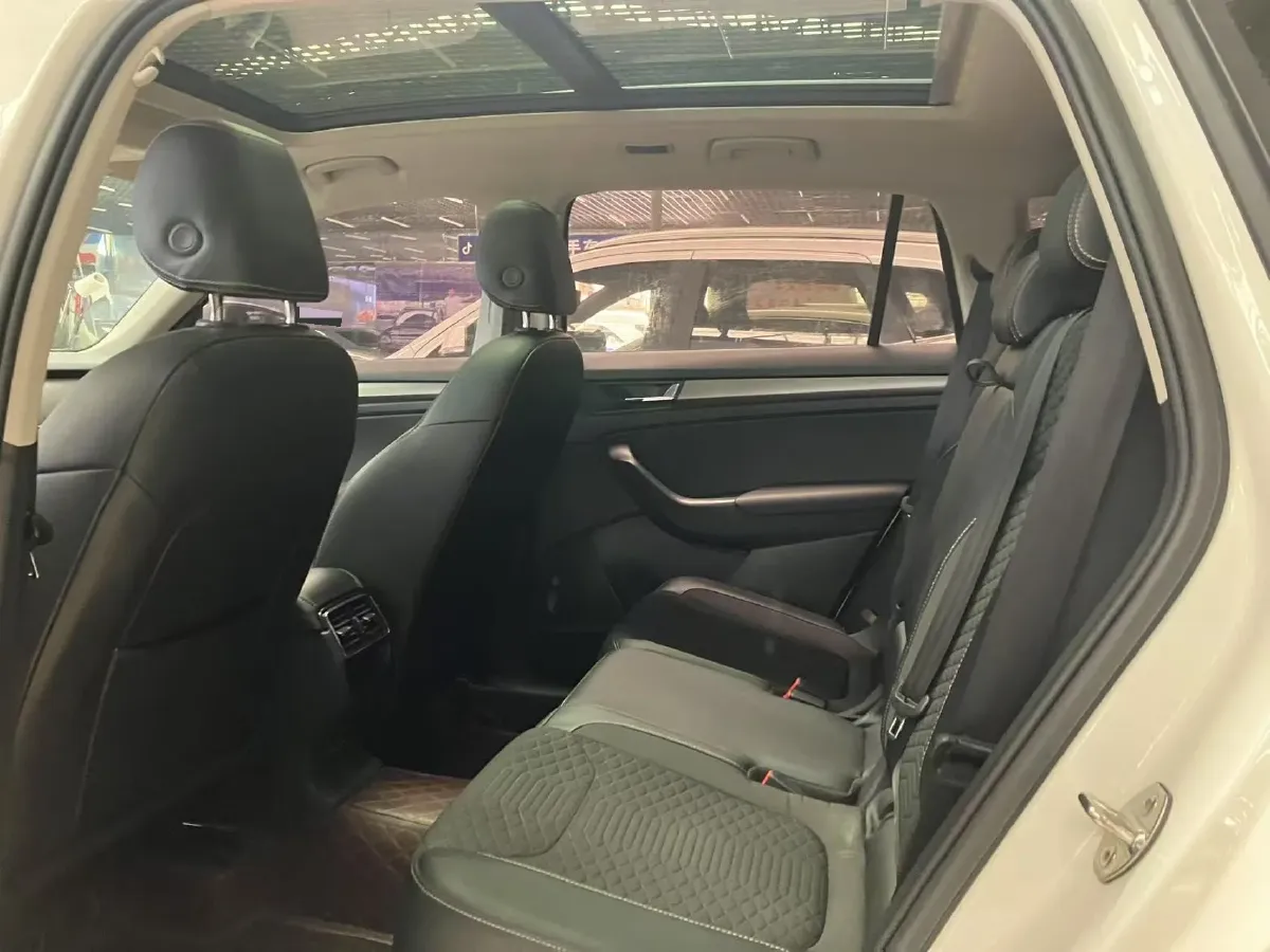 2018 Skoda Kodiak 2.0T 186HP L4 7DCT,autocango,china used car exporter,china ev exporter,chinese used car exporter,chinese used ev exporter