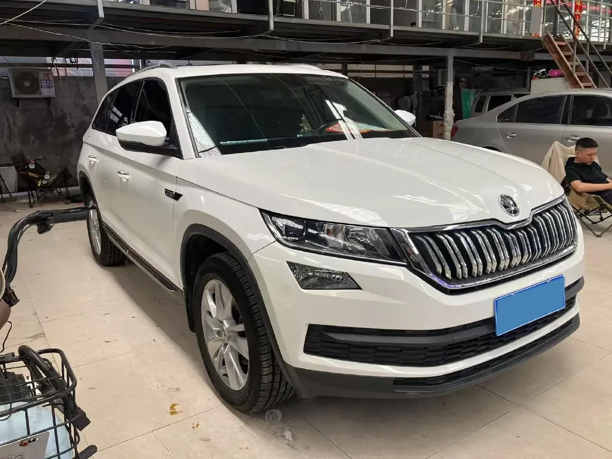 2018 Skoda Kodiak 2.0T 186HP L4 7DCT,autocango,china used car exporter,china ev exporter,chinese used car exporter,chinese used ev exporter
