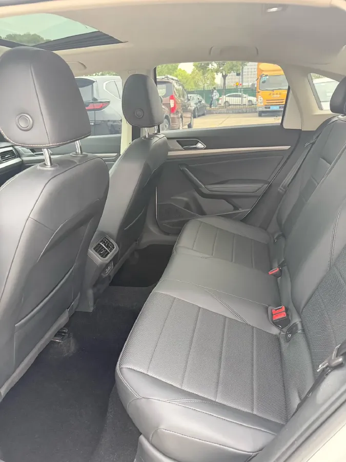 2021 Volkswagen Lavida 1.5L 113HP L4 6AT,autocango,china used car exporter,china ev exporter,chinese used car exporter,chinese used ev exporter