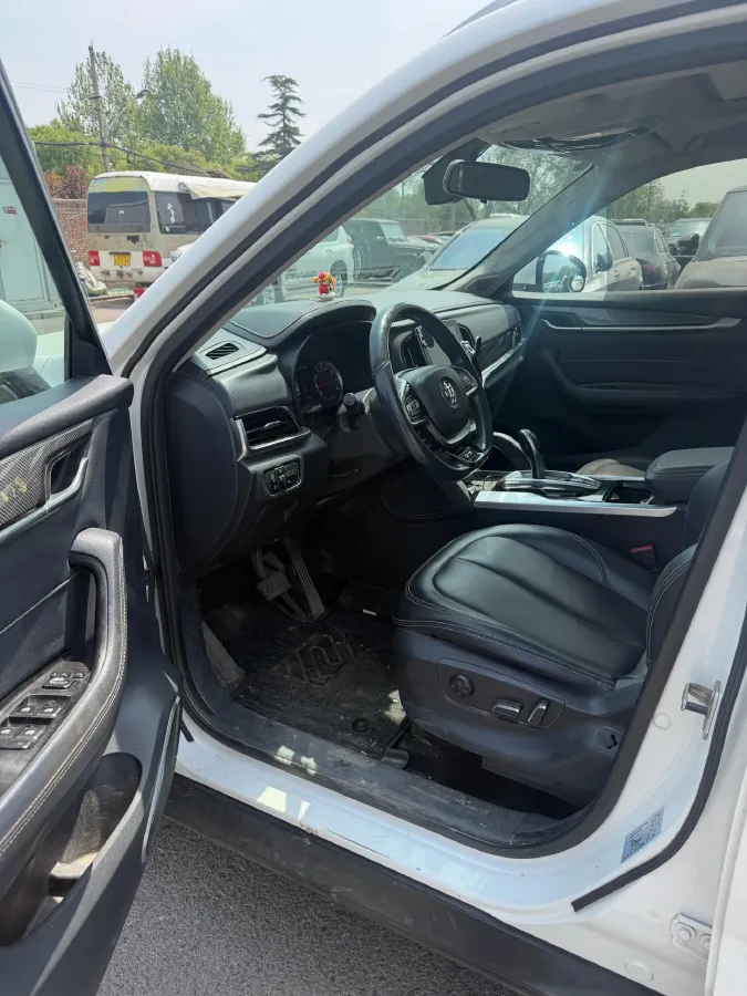 2018 Brilliance Auto V7 1.6T 204HP L4 7DCT,autocango,china used car exporter,china ev exporter,chinese used car exporter,chinese used ev exporter