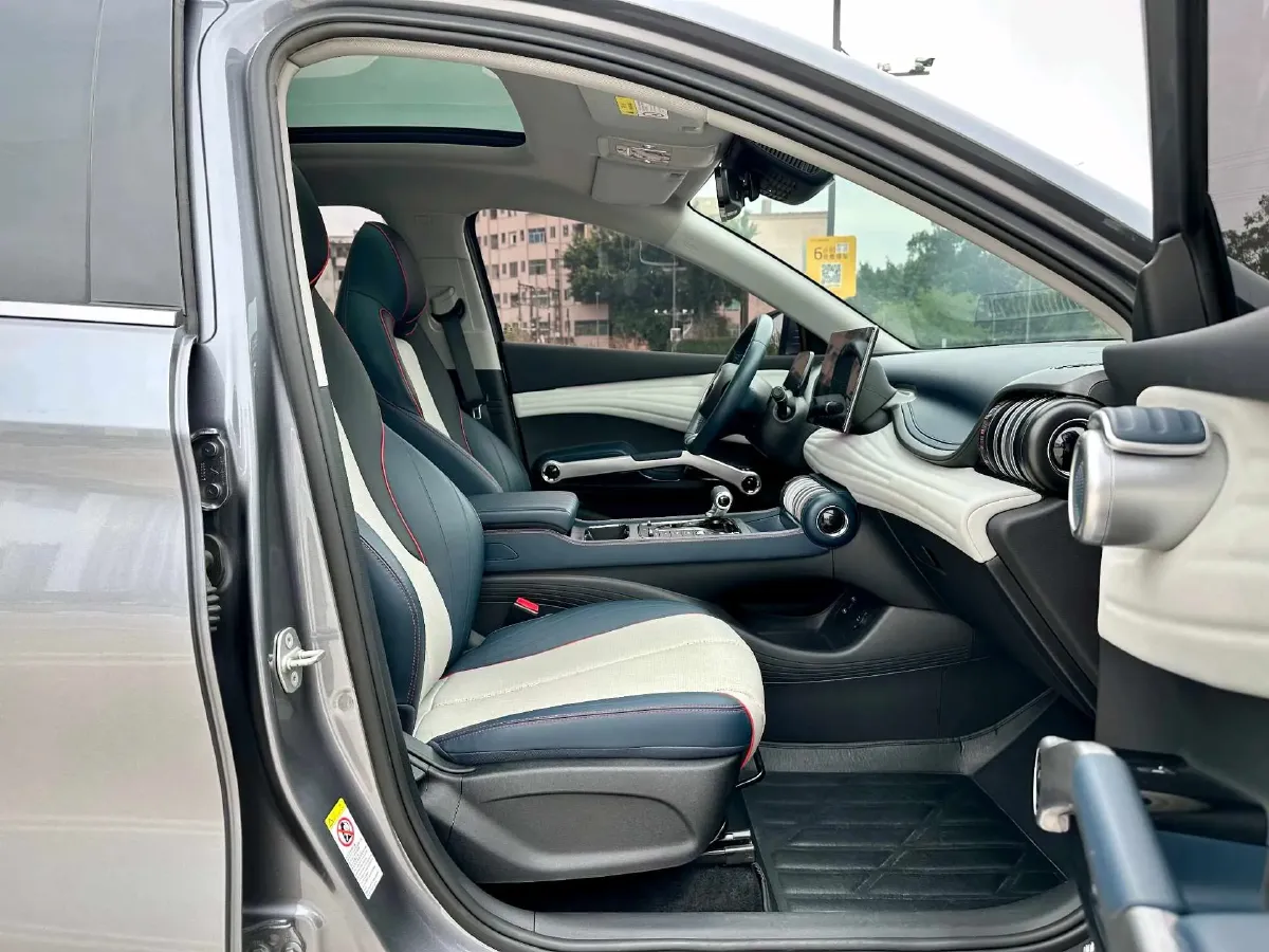 2022 Roewe RX5 MAX 1.5T 181HP L4 6AT,autocango,china used car exporter,china ev exporter,chinese used car exporter,chinese used ev exporter