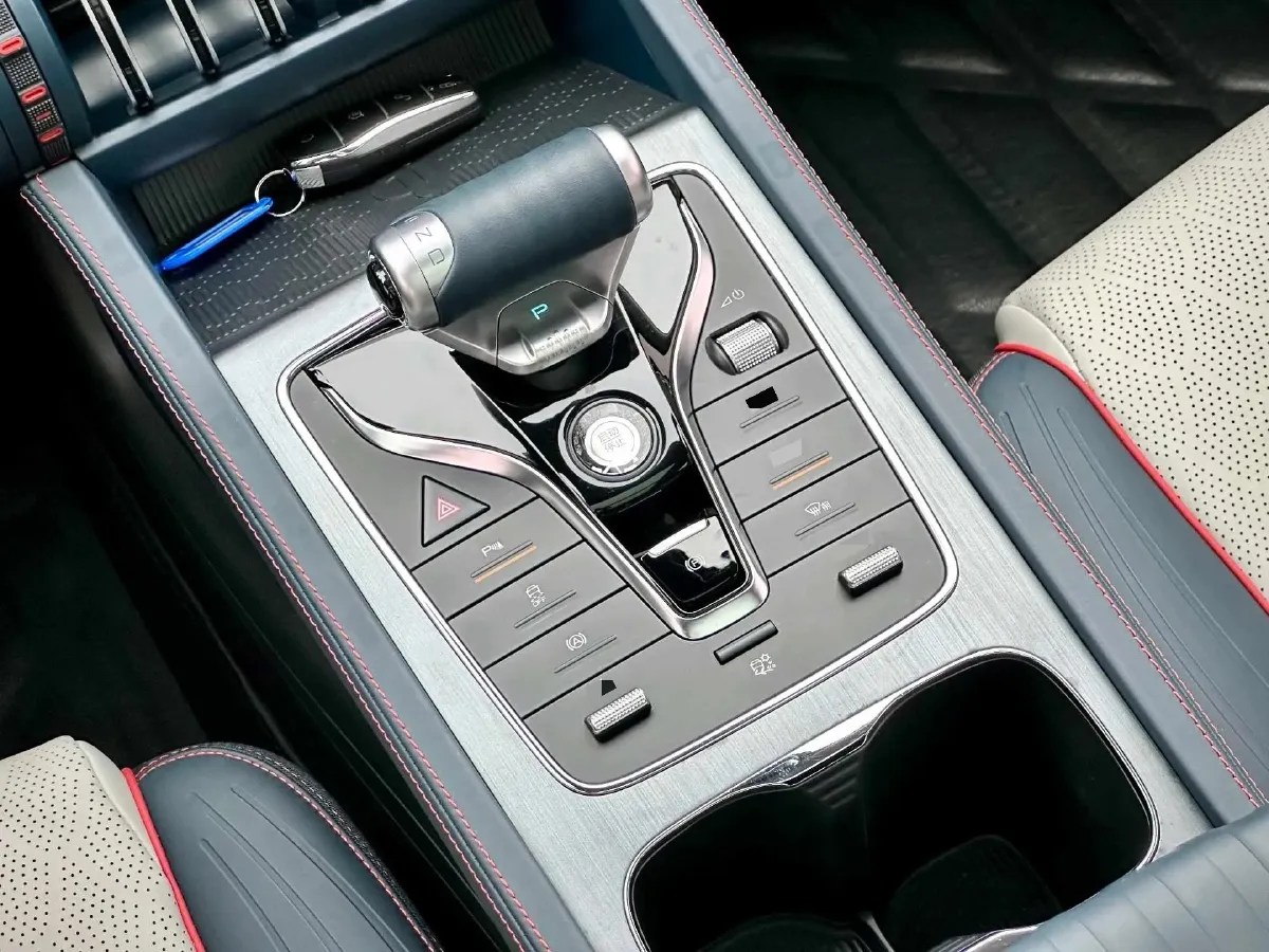 2022 Roewe RX5 MAX 1.5T 181HP L4 6AT,autocango,china used car exporter,china ev exporter,chinese used car exporter,chinese used ev exporter