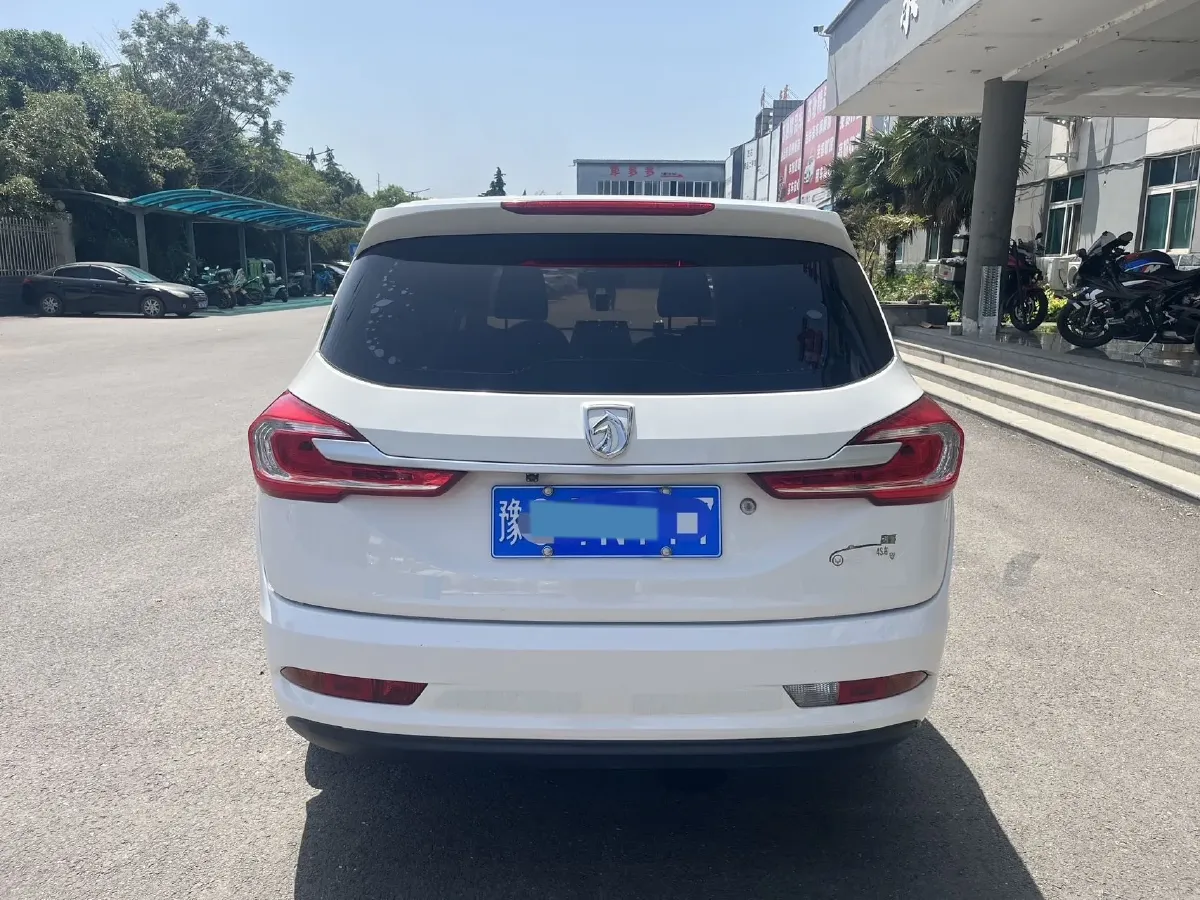 2017 BaoJun 310W 1.2L 82HP L4 6MT,autocango,china used car exporter,china ev exporter,chinese used car exporter,chinese used ev exporter