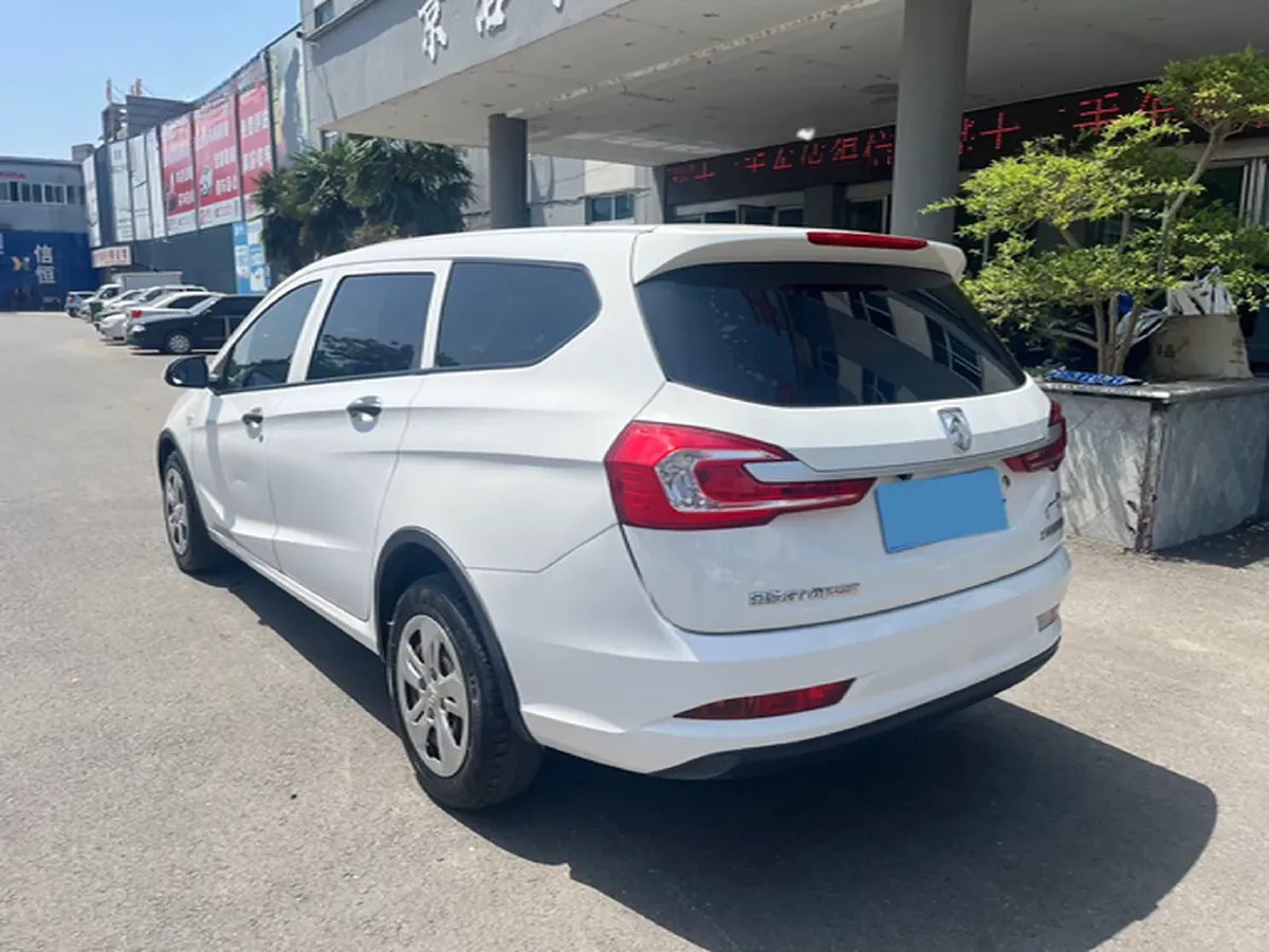 2017 BaoJun 310W 1.2L 82HP L4 6MT,autocango,china used car exporter,china ev exporter,chinese used car exporter,chinese used ev exporter
