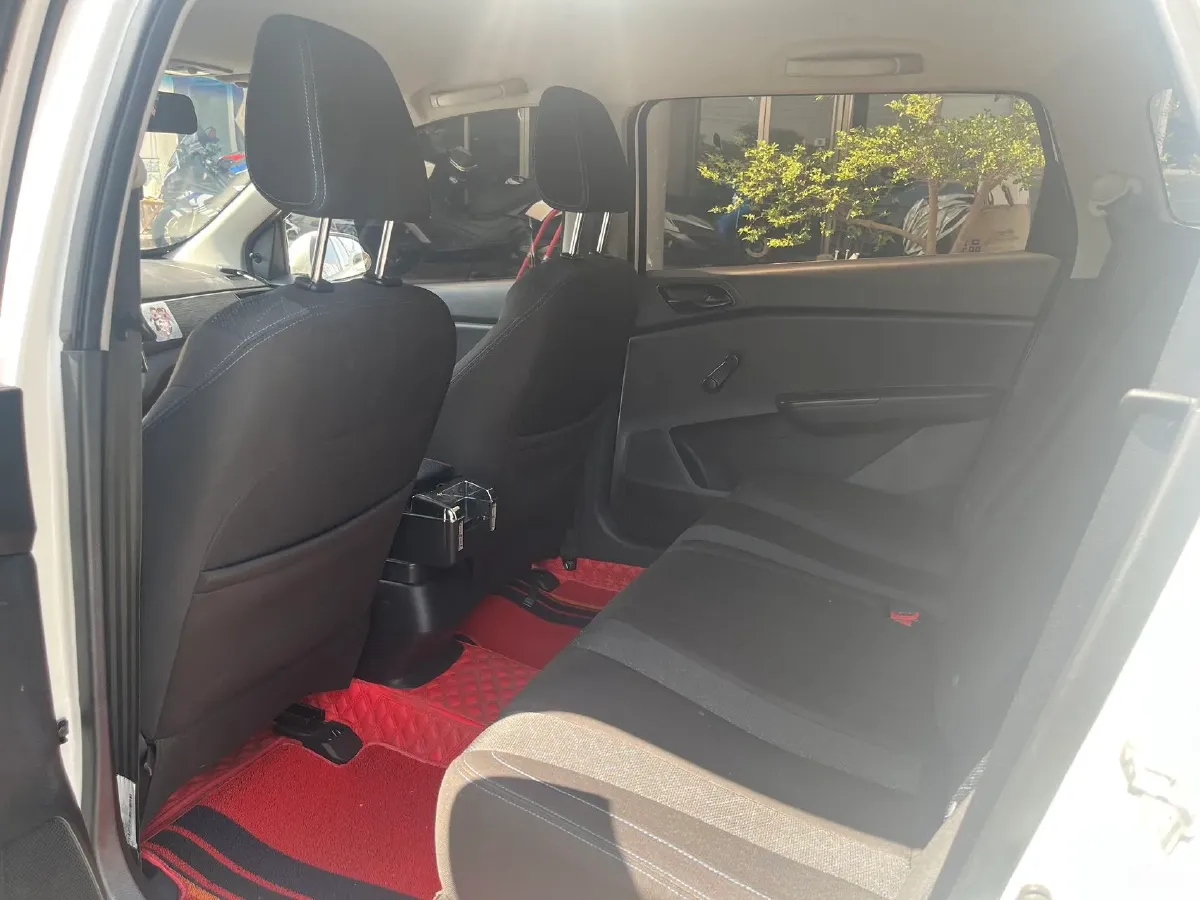 2017 BaoJun 310W 1.2L 82HP L4 6MT,autocango,china used car exporter,china ev exporter,chinese used car exporter,chinese used ev exporter