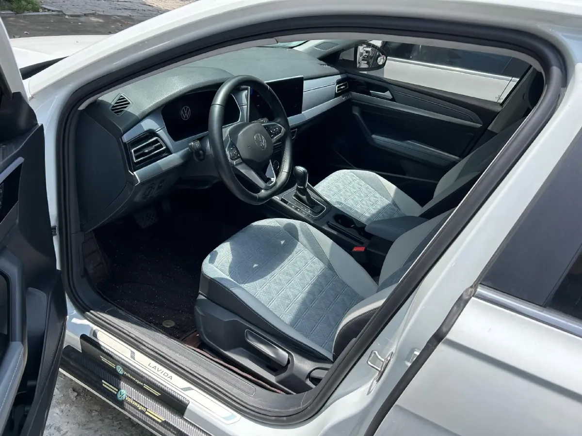 2023 Volkswagen Lavida 1.5T 160HP L4 7DCT,autocango,china used car exporter,china ev exporter,chinese used car exporter,chinese used ev exporter