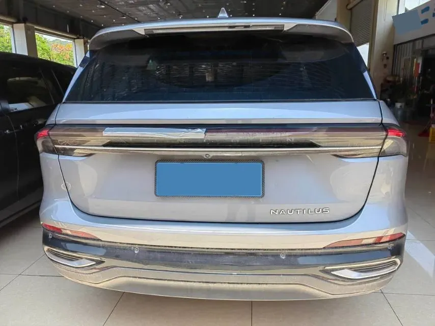 2023 Lincoln Nautilus 2.0T 261HP L4 8AT,autocango,china used car exporter,china ev exporter,chinese used car exporter,chinese used ev exporter