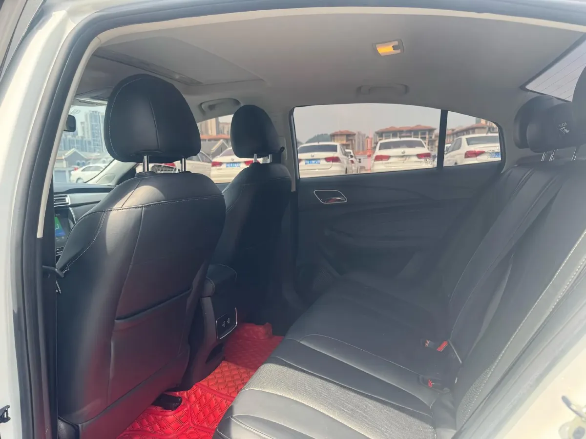 2019 Roewe i5 1.5L 120HP L4 CVT,autocango,china used car exporter,china ev exporter,chinese used car exporter,chinese used ev exporter