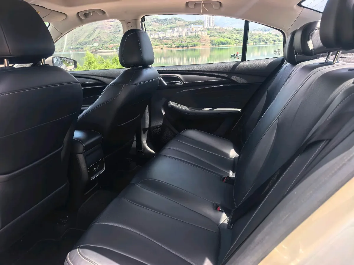 2019 Roewe i5 1.5L 120HP L4 CVT,autocango,china used car exporter,china ev exporter,chinese used car exporter,chinese used ev exporter