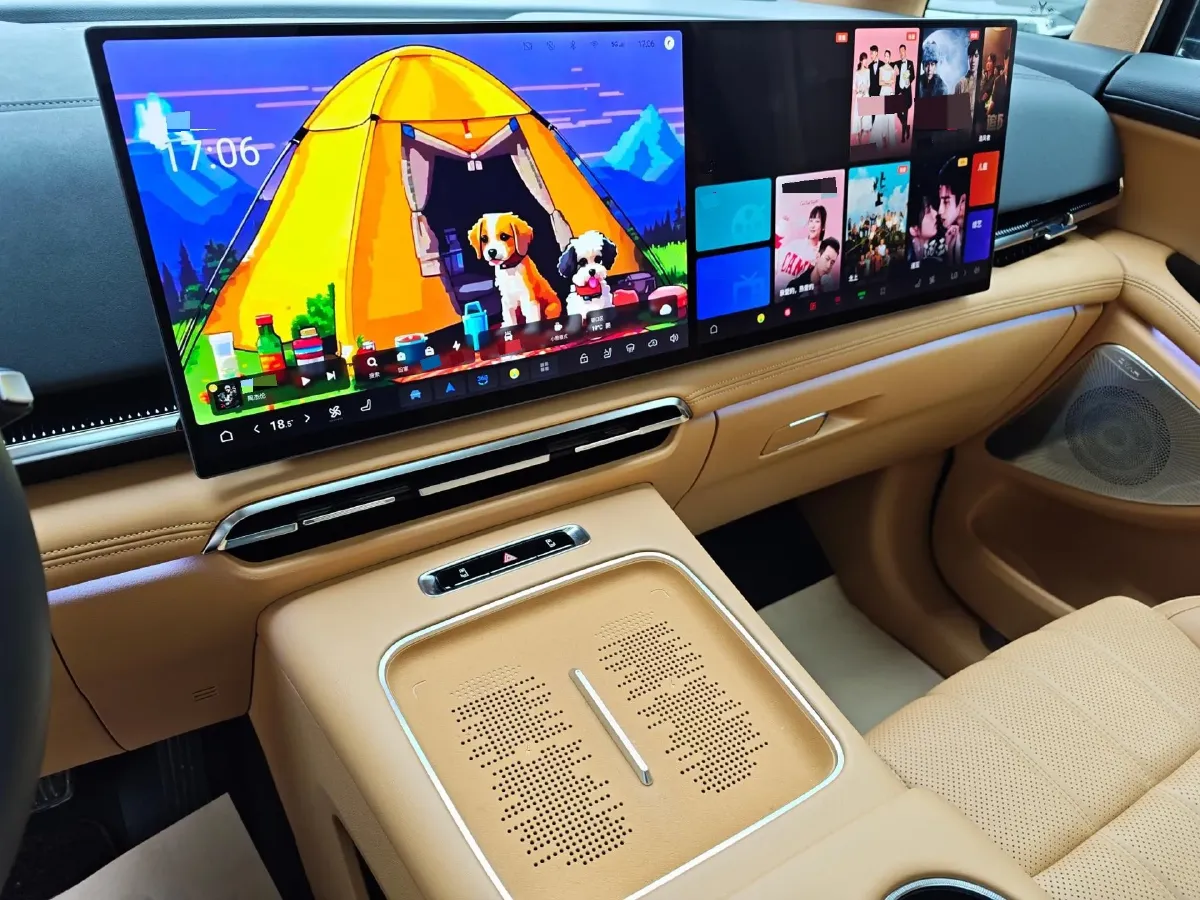 2025 Voyah Dream 1.5T 150HP L4 PHEV 41.7KWH,autocango,china used car exporter,china ev exporter,chinese used car exporter,chinese used ev exporter