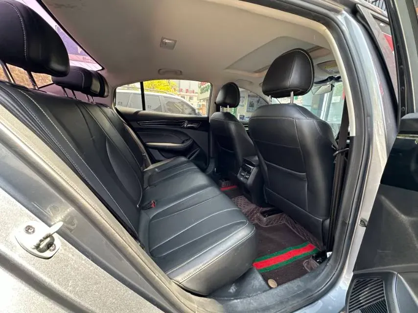 2021 Roewe i5 1.5L 120HP L4 CVT,autocango,china used car exporter,china ev exporter,chinese used car exporter,chinese used ev exporter