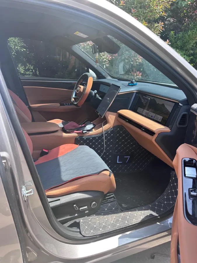 2025 Geely Galaxy L7 1.5L 112HP L4 1DHT PHEV 18.4KWH,autocango,china used car exporter,china ev exporter,chinese used car exporter,chinese used ev exporter