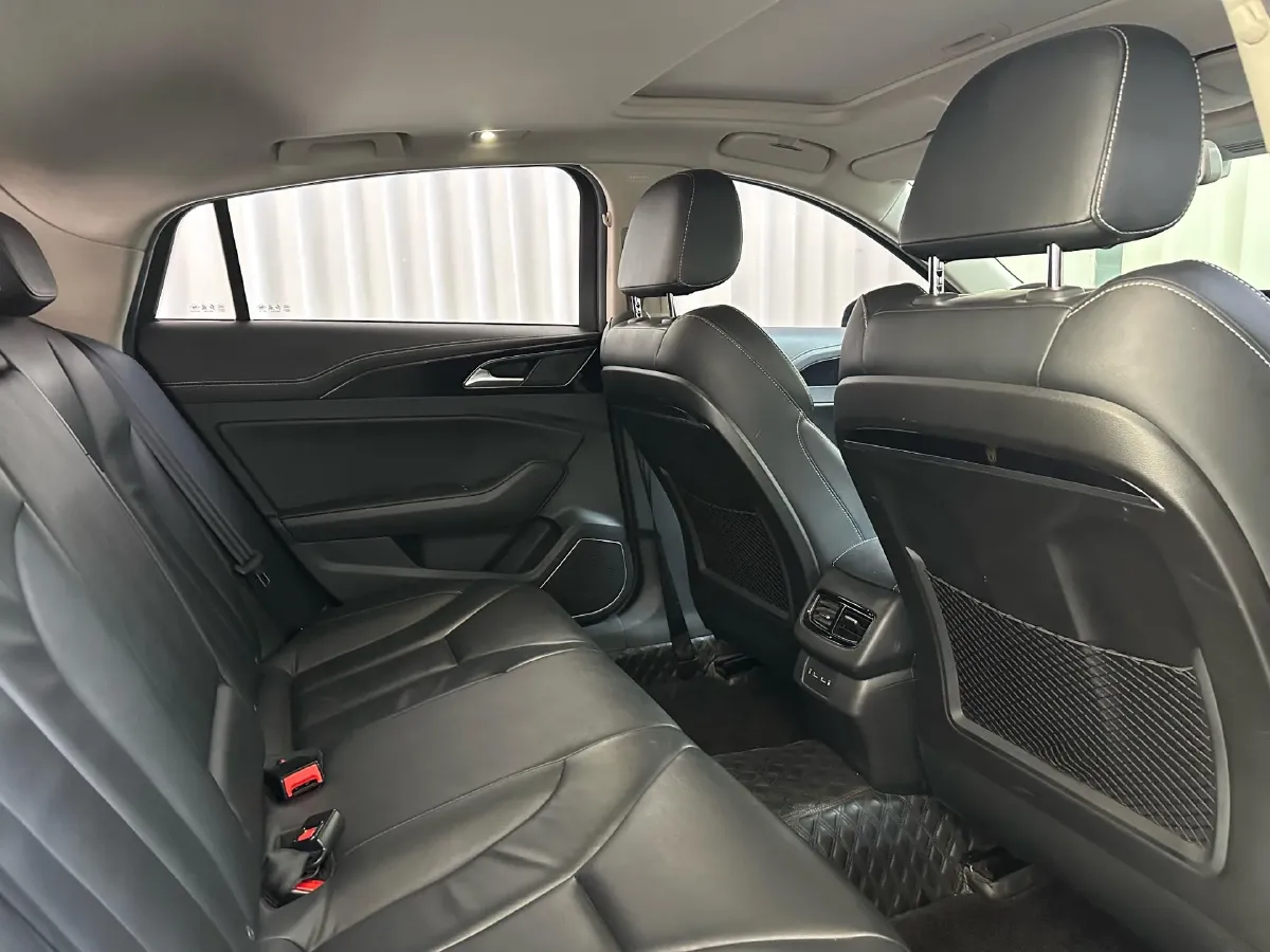 2019 HongQi H5 1.8T 180HP L4 6AT,autocango,china used car exporter,china ev exporter,chinese used car exporter,chinese used ev exporter