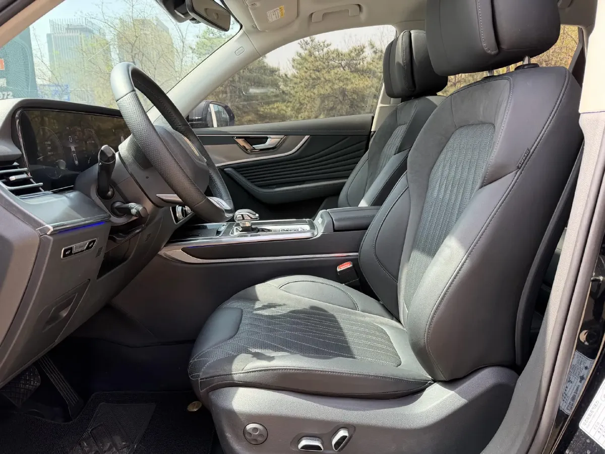 2023 HongQi HS5 2.0T 252HP L4 8AT,autocango,china used car exporter,china ev exporter,chinese used car exporter,chinese used ev exporter