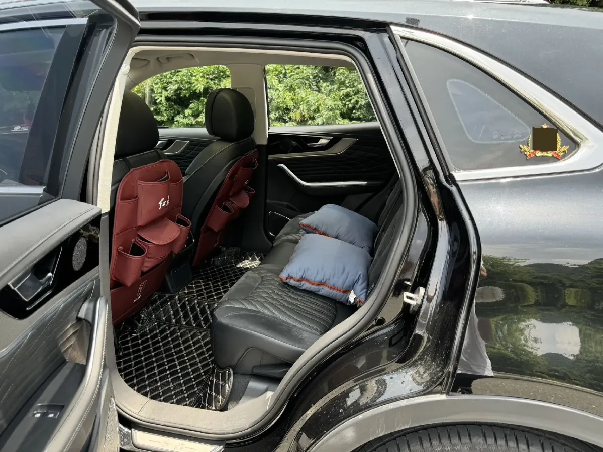 2022 HongQi HS5 2.0T 224HP L4 6AT,autocango,china used car exporter,china ev exporter,chinese used car exporter,chinese used ev exporter