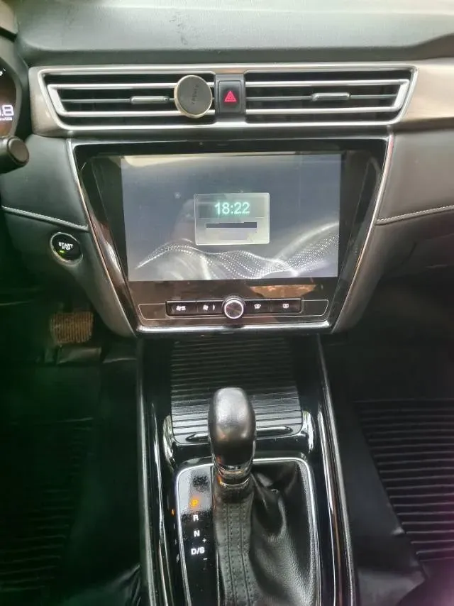 2019 Roewe i5 1.5T 169HP L4 7DCT,autocango,china used car exporter,china ev exporter,chinese used car exporter,chinese used ev exporter