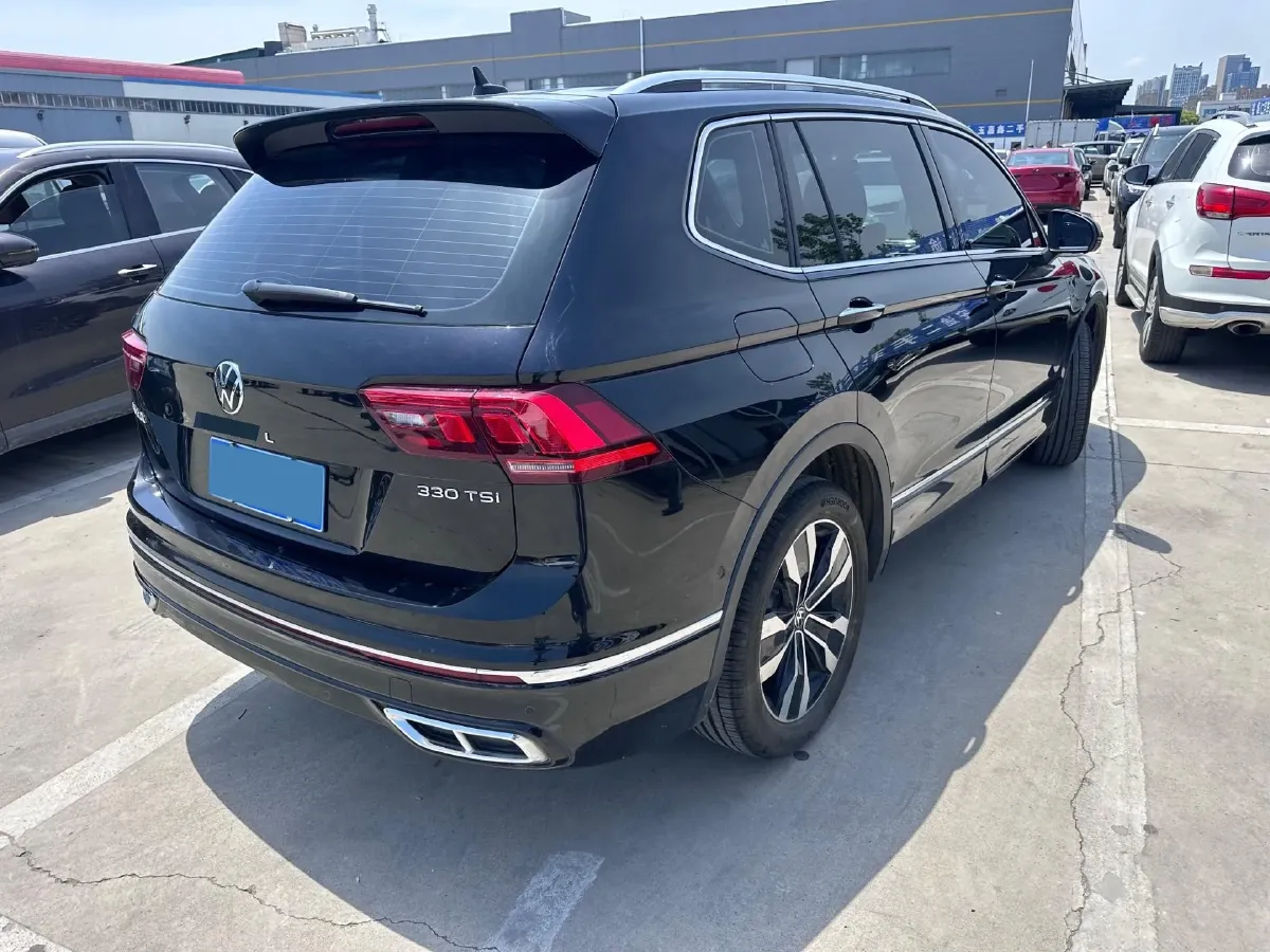 2025 Volkswagen Tiguan L 2.0T 186HP L4 7DCT,autocango,china used car exporter,china ev exporter,chinese used car exporter,chinese used ev exporter