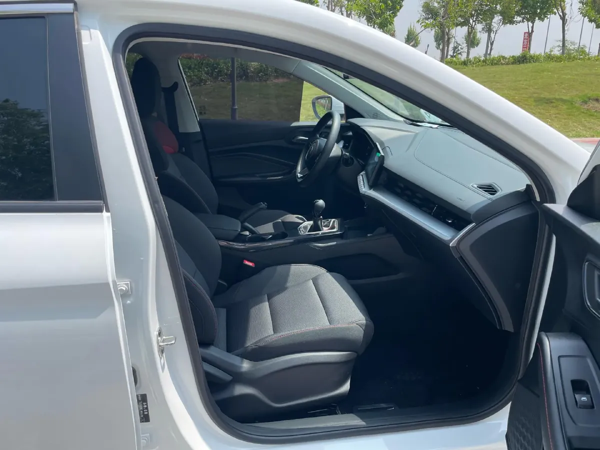 2023 MG 5 1.5L 129HP L4 5MT,autocango,china used car exporter,china ev exporter,chinese used car exporter,chinese used ev exporter