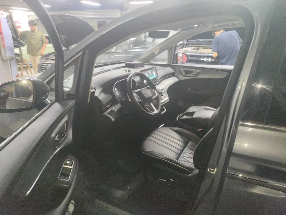 2021 Roewe iMAX8 2.0T 234HP L4 8AT,autocango,china used car exporter,china ev exporter,chinese used car exporter,chinese used ev exporter