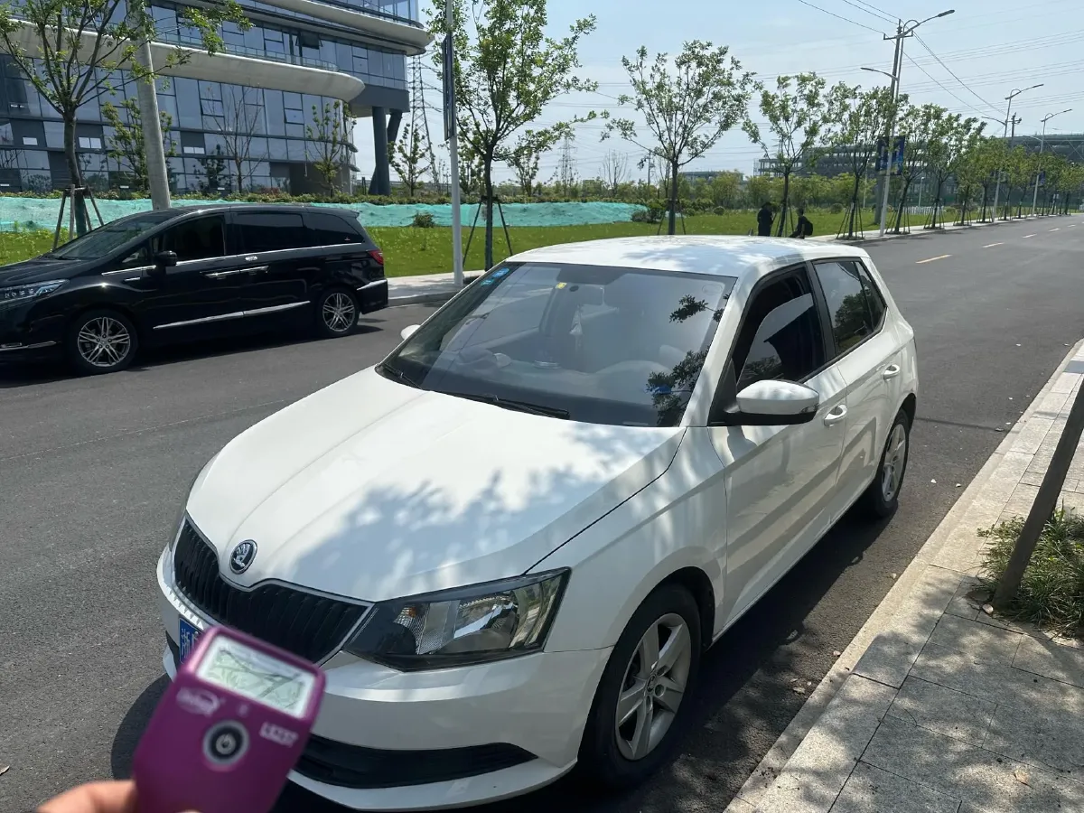 2017 Skoda Fabia 1.4L 90HP L4 6AT,autocango,china used car exporter,china ev exporter,chinese used car exporter,chinese used ev exporter