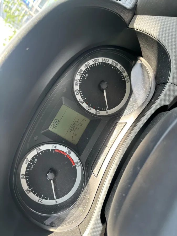 2017 Skoda Fabia 1.4L 90HP L4 6AT,autocango,china used car exporter,china ev exporter,chinese used car exporter,chinese used ev exporter