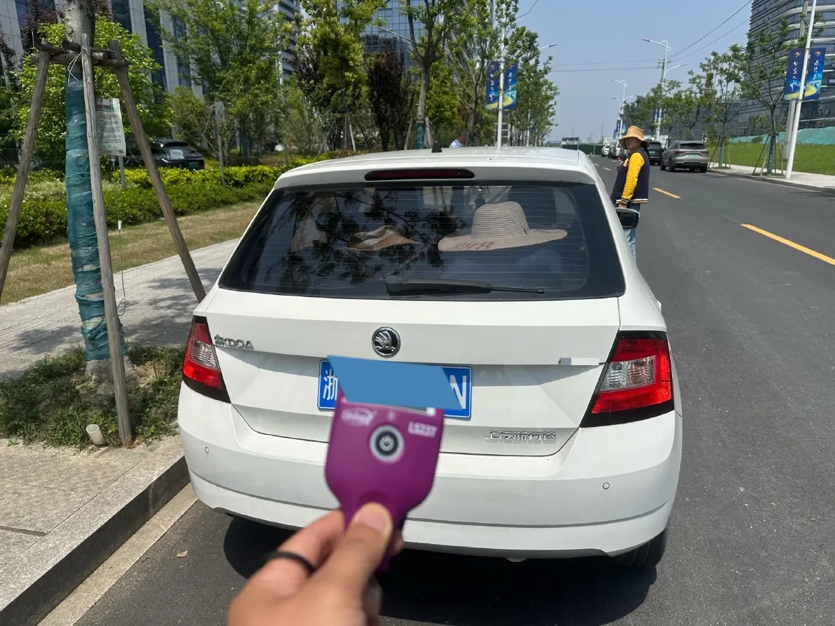 2017 Skoda Fabia 1.4L 90HP L4 6AT,autocango,china used car exporter,china ev exporter,chinese used car exporter,chinese used ev exporter