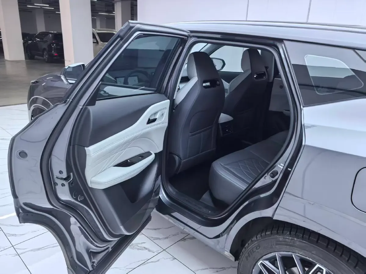 2024 ChangAn UNI-Z 1.5L 98HP L4 E-CVT PHEV 18.4KWH,autocango,china used car exporter,china ev exporter,chinese used car exporter,chinese used ev exporter