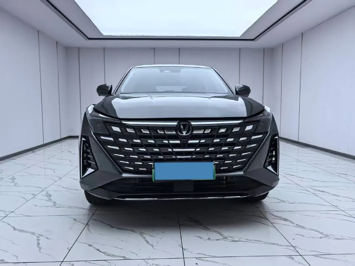 2024 ChangAn UNI-Z 1.5L 98HP L4 E-CVT PHEV 18.4KWH,autocango,china used car exporter,china ev exporter,chinese used car exporter,chinese used ev exporter
