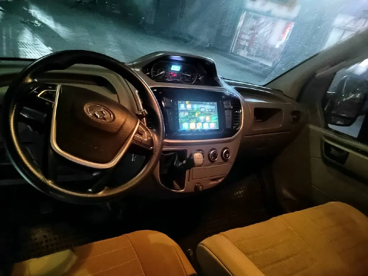 2018 MAXUS XinTu V80 2.5T 136HP L4 6MT,autocango,china used car exporter,china ev exporter,chinese used car exporter,chinese used ev exporter