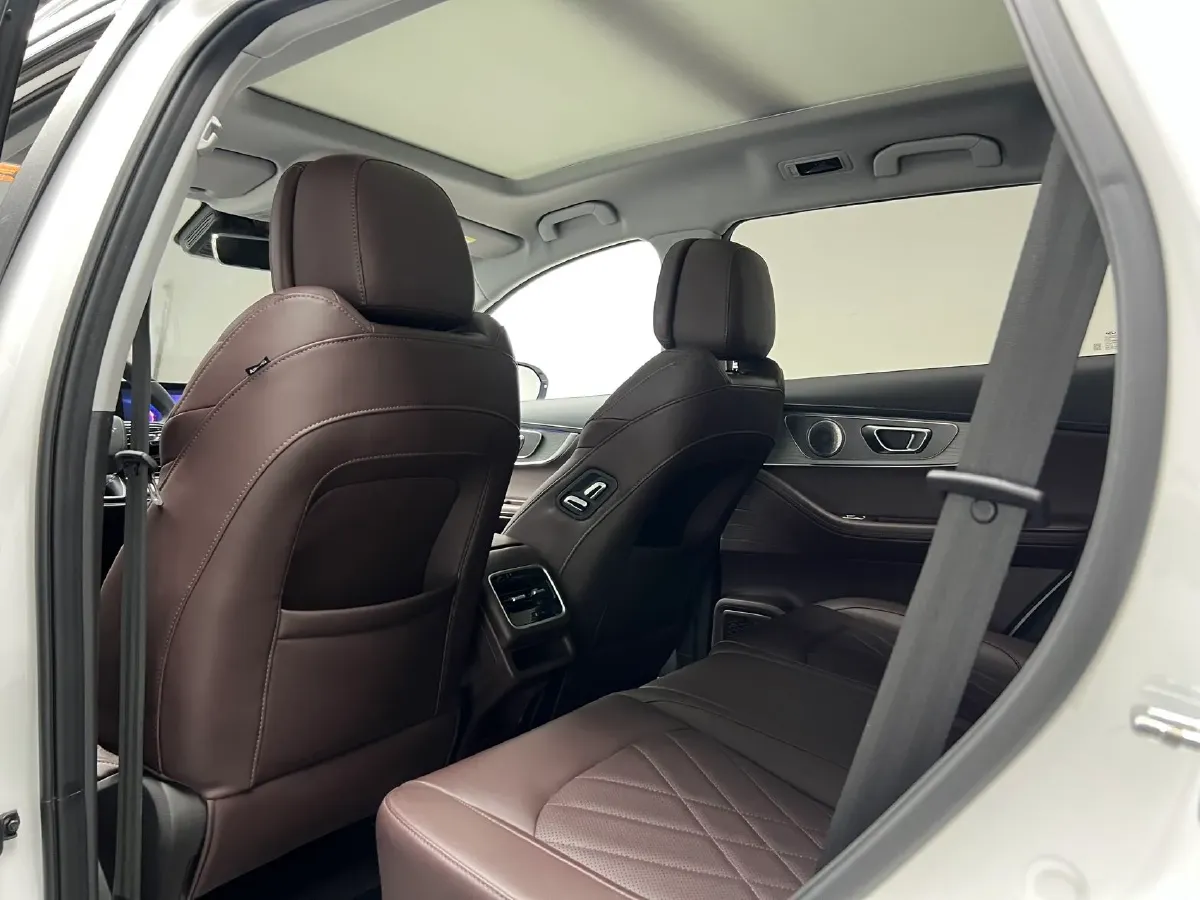 2022 Chery Tiggo 8 PRO 1.6T 197HP L4 7DCT,autocango,china used car exporter,china ev exporter,chinese used car exporter,chinese used ev exporter