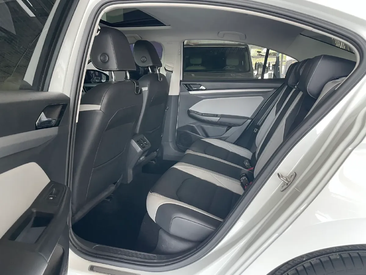 2023 Volkswagen Bora 1.5T 160HP L4 7DCT,autocango,china used car exporter,china ev exporter,chinese used car exporter,chinese used ev exporter