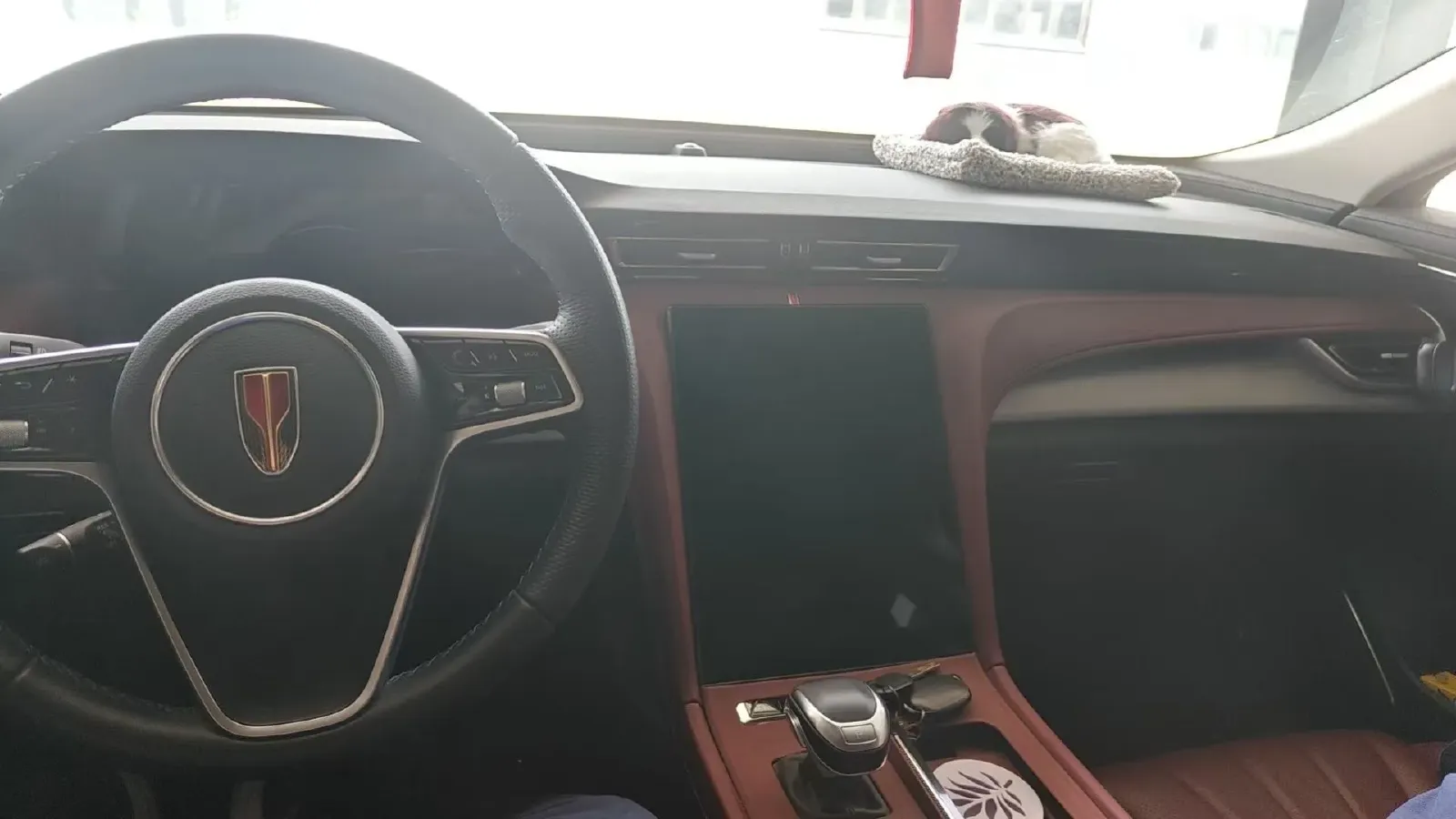 2024 HongQi H5 2.0T 224HP L4 8AT,autocango,china used car exporter,china ev exporter,chinese used car exporter,chinese used ev exporter