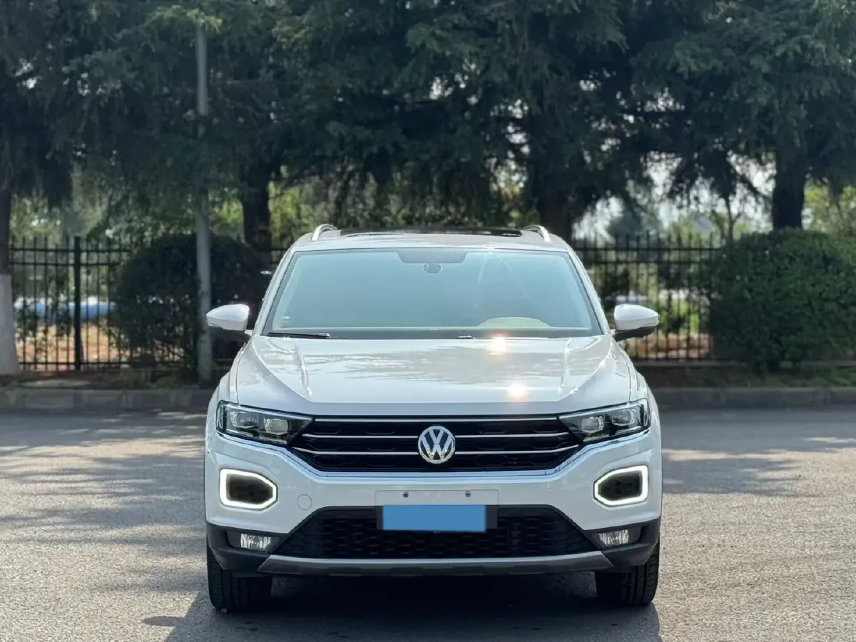 2019 Volkswagen T-Roc 1.4T 131HP L4 7DCT,autocango,china used car exporter,china ev exporter,chinese used car exporter,chinese used ev exporter