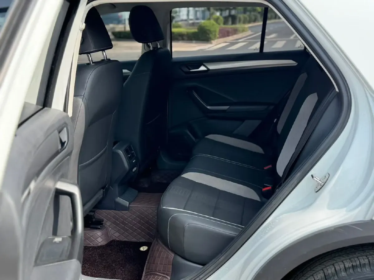 2019 Volkswagen T-Roc 1.4T 131HP L4 7DCT,autocango,china used car exporter,china ev exporter,chinese used car exporter,chinese used ev exporter