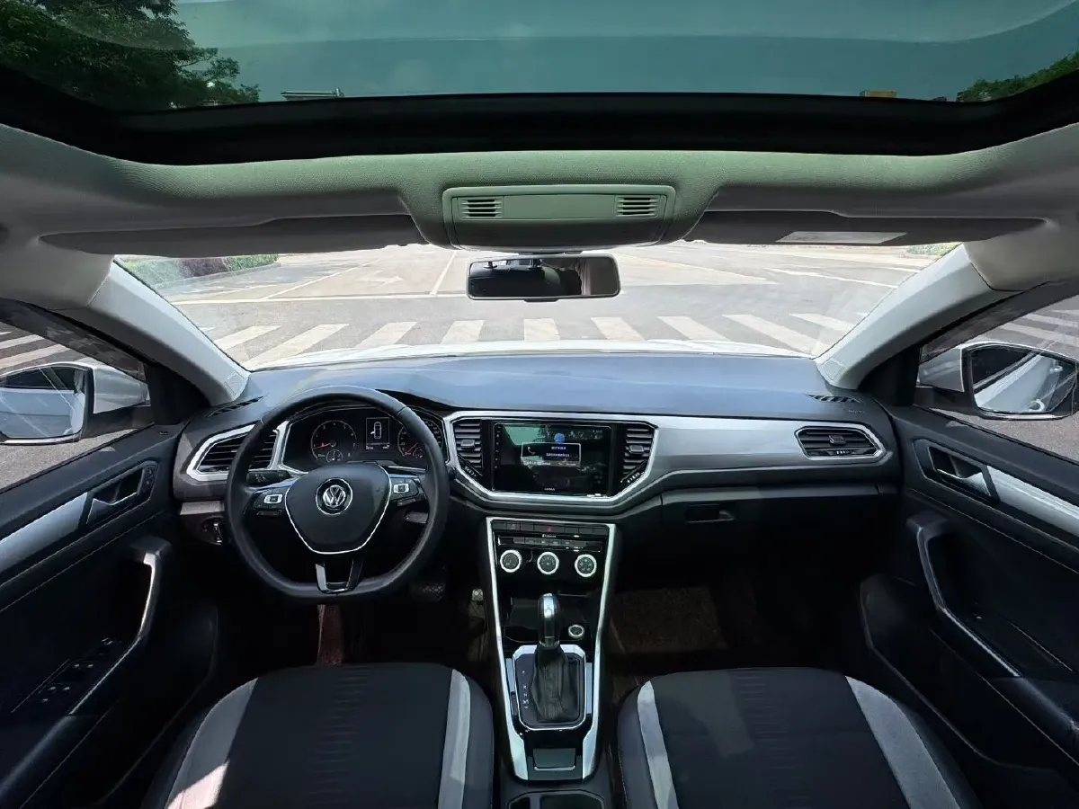 2019 Volkswagen T-Roc 1.4T 131HP L4 7DCT,autocango,china used car exporter,china ev exporter,chinese used car exporter,chinese used ev exporter