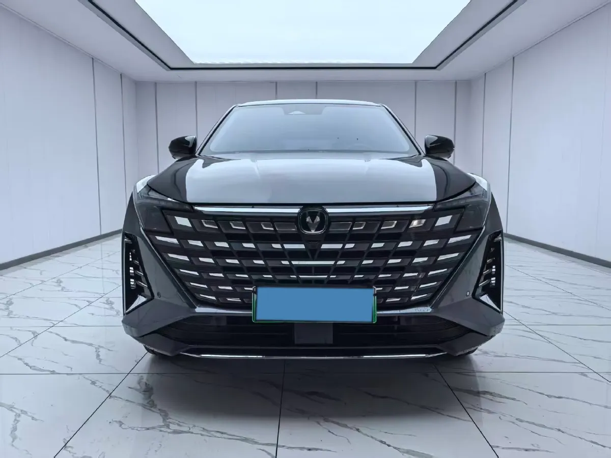 2024 ChangAn UNI-Z 1.5L 98HP L4 E-CVT PHEV 18.4KWH,autocango,china used car exporter,china ev exporter,chinese used car exporter,chinese used ev exporter