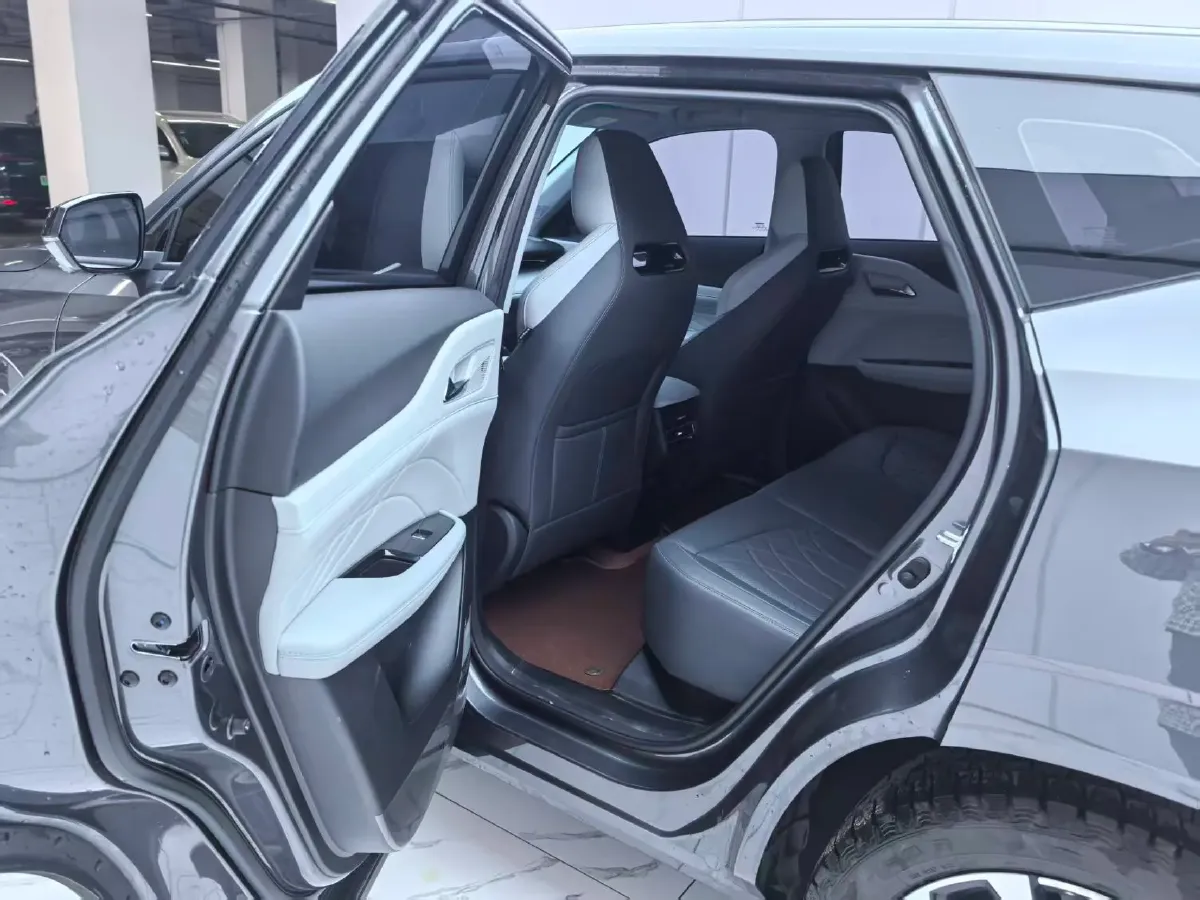 2024 ChangAn UNI-Z 1.5L 98HP L4 E-CVT PHEV 18.4KWH,autocango,china used car exporter,china ev exporter,chinese used car exporter,chinese used ev exporter