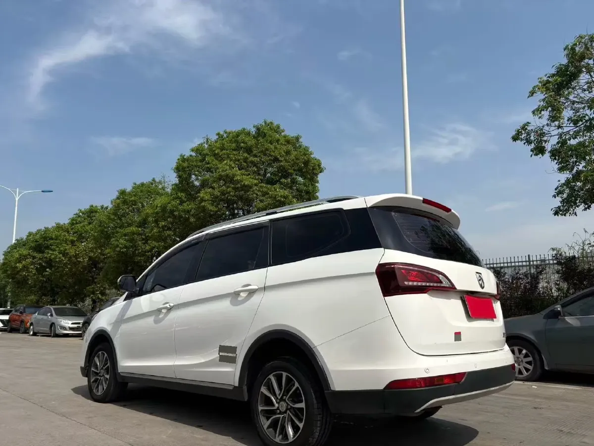 2019 BaoJun 730 1.5T 151HP L4 CVT,autocango,china used car exporter,china ev exporter,chinese used car exporter,chinese used ev exporter