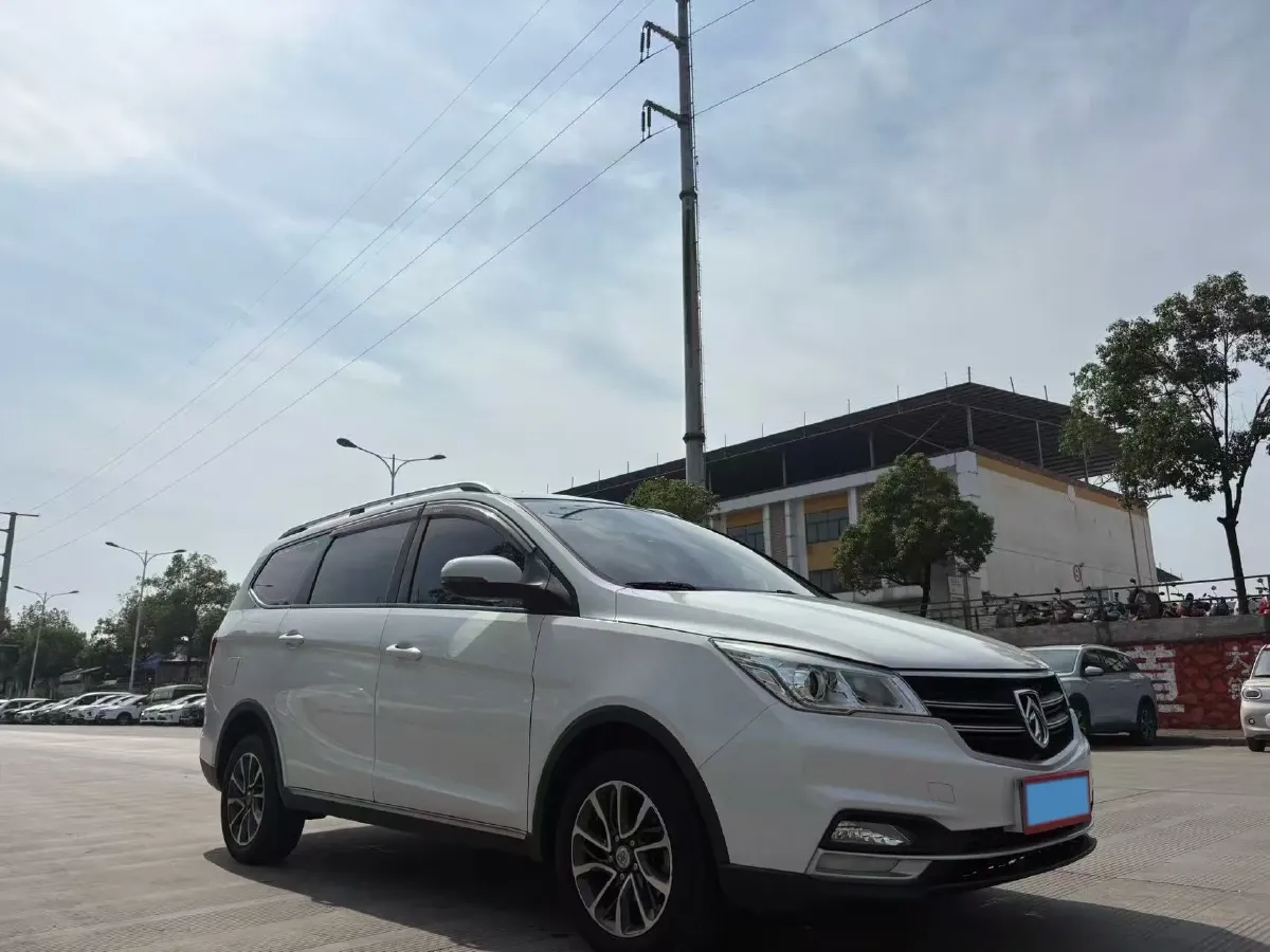 2019 BaoJun 730 1.5T 151HP L4 CVT,autocango,china used car exporter,china ev exporter,chinese used car exporter,chinese used ev exporter