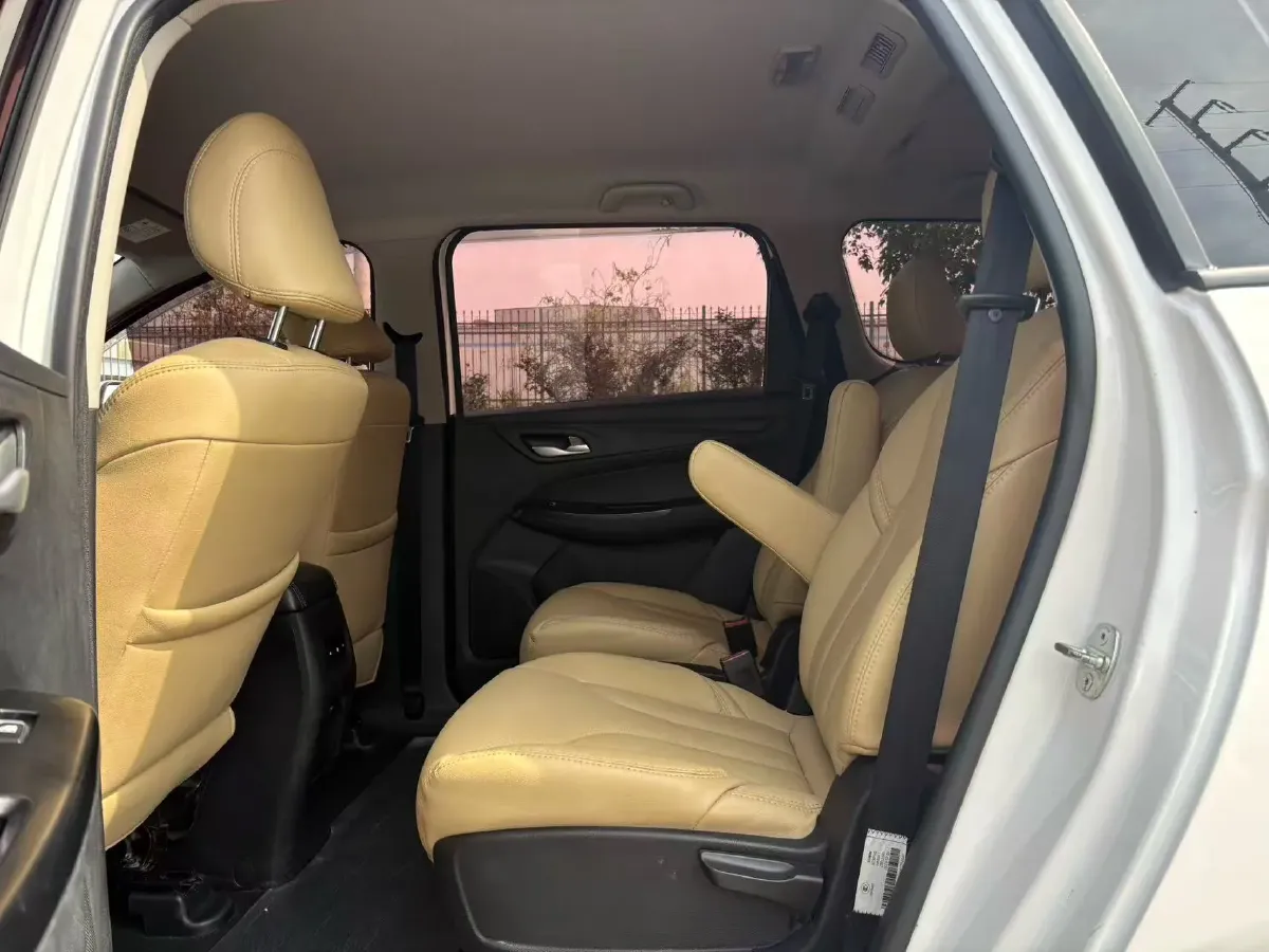 2019 BaoJun 730 1.5T 151HP L4 CVT,autocango,china used car exporter,china ev exporter,chinese used car exporter,chinese used ev exporter