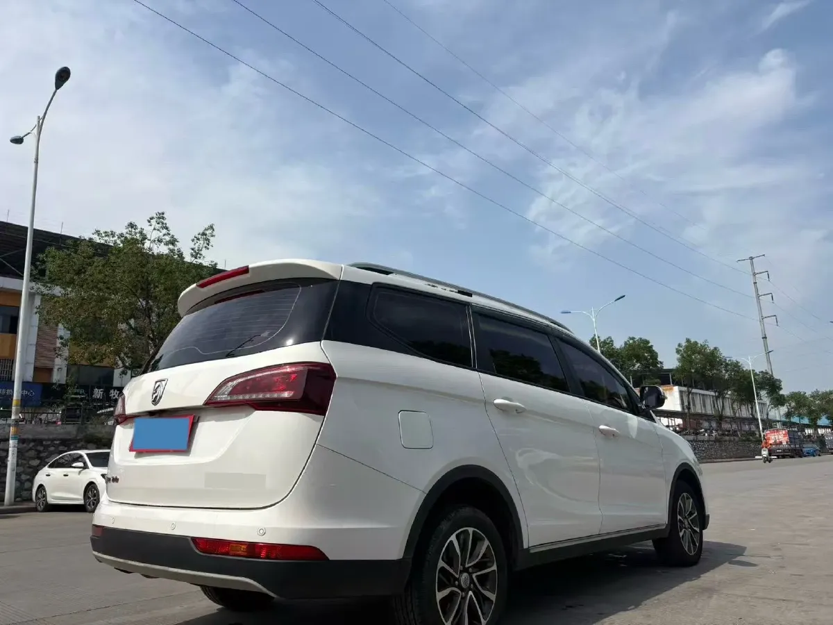2019 BaoJun 730 1.5T 151HP L4 CVT,autocango,china used car exporter,china ev exporter,chinese used car exporter,chinese used ev exporter