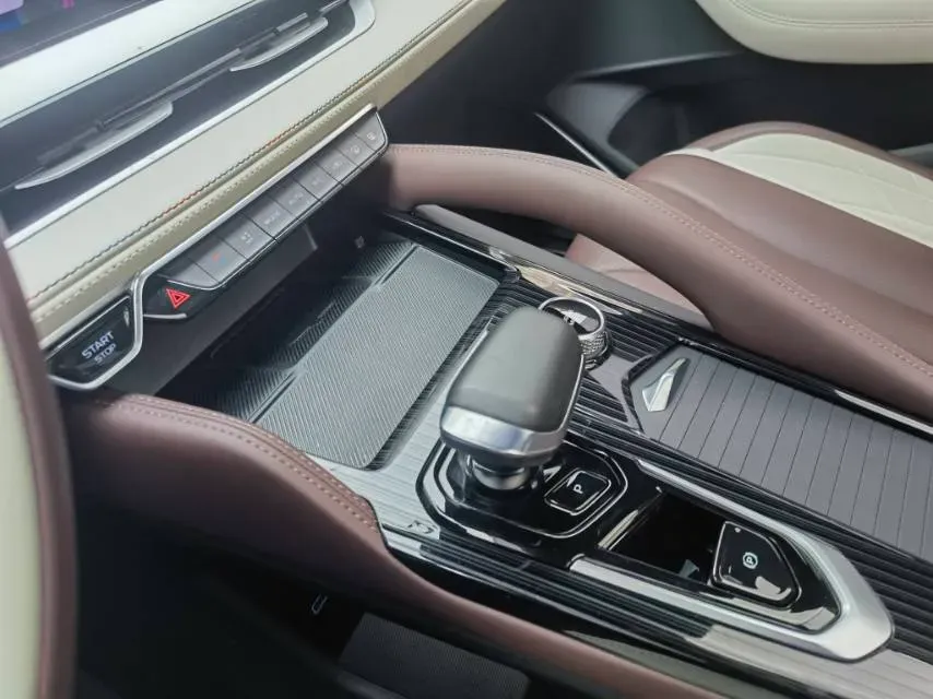 2024 Geely Monjaro 2.0T 238HP L4 8AT,autocango,china used car exporter,china ev exporter,chinese used car exporter,chinese used ev exporter